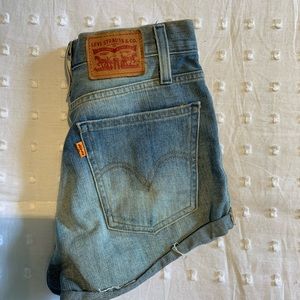 Levi’s shorts